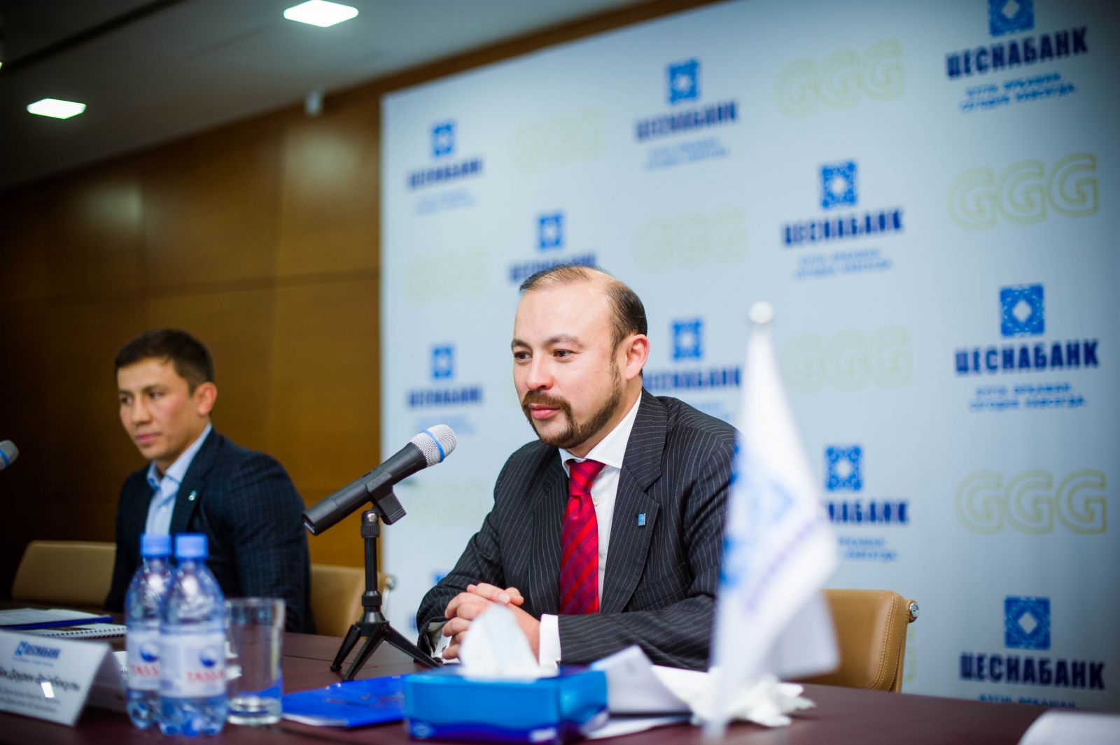 Геннадий Головкин — посол АО «Цеснабанк»