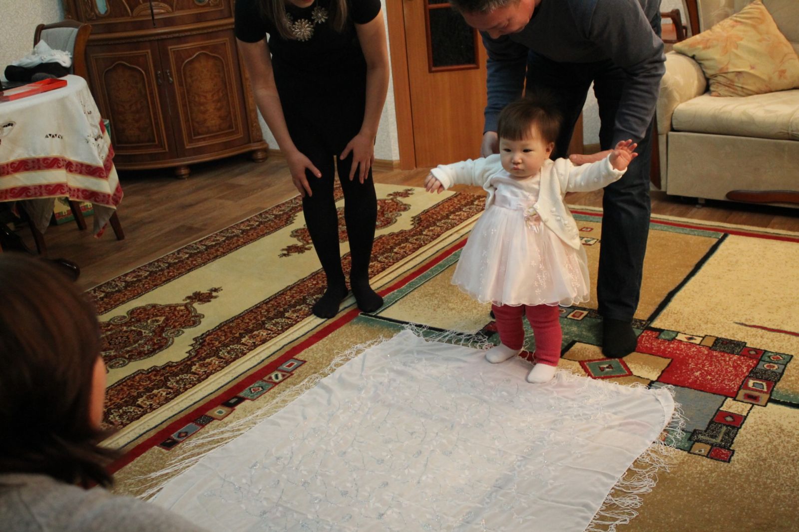 HOW TO CELEBRATE FIRST BIRTHDAY OF A CHILD AS PER KAZAKH TRADITIONS 