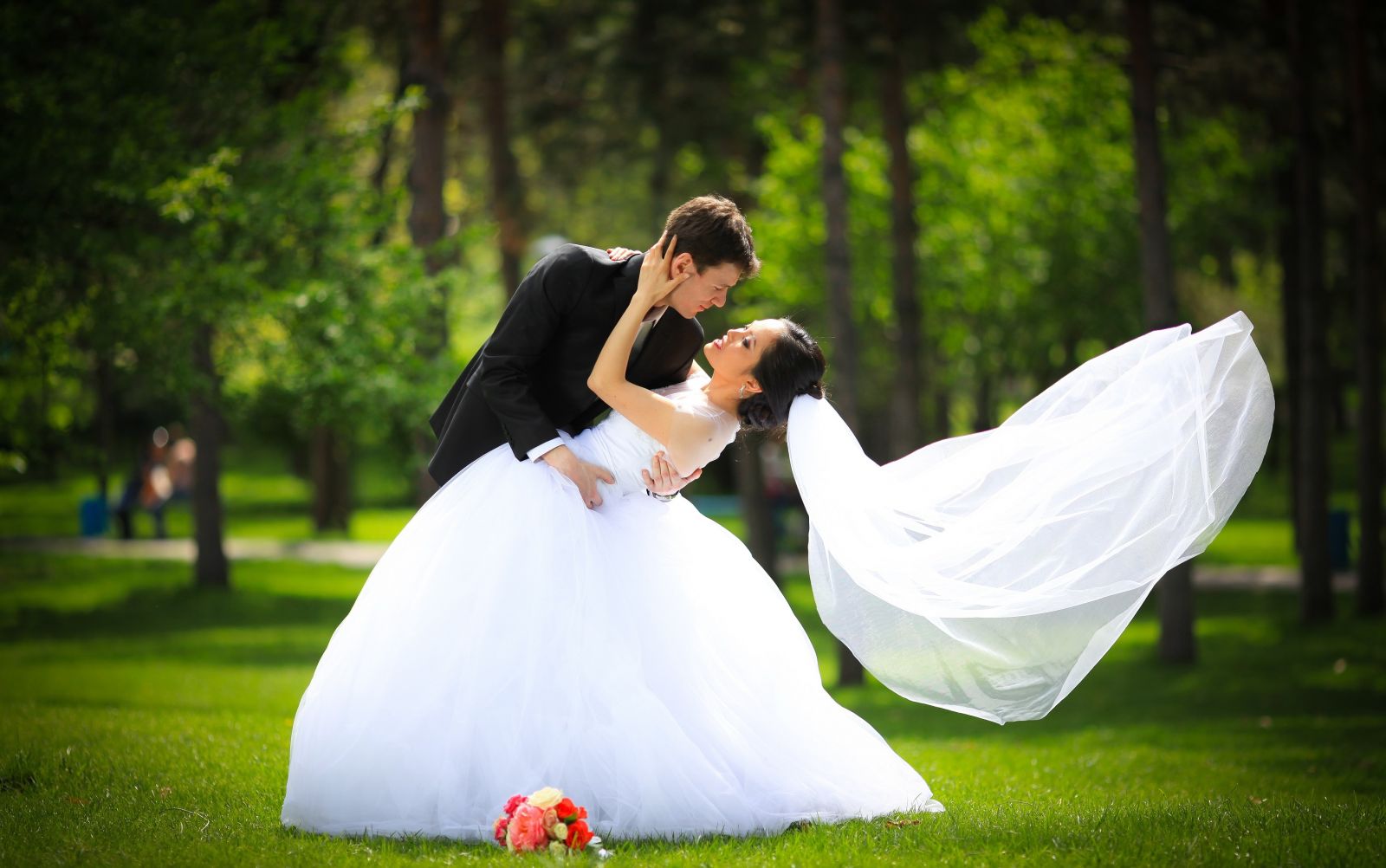 WEDDING CUSTOMS IN KAZAKHSTAN