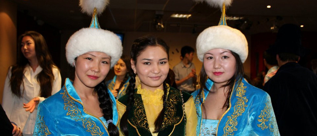ob-edinenie-kazahstancev-v-uel-se