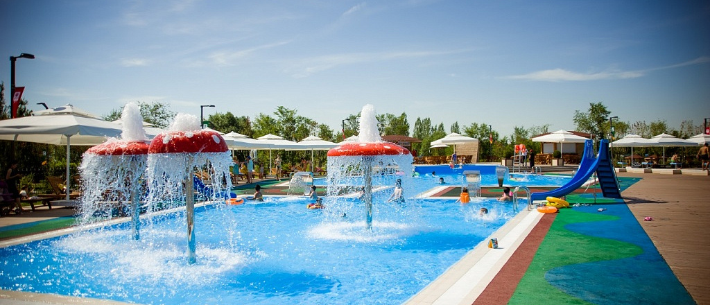 6-swimming-pools-in-the-open-air-in-astana