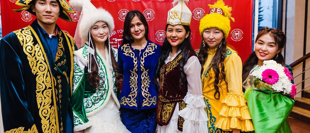 kazakhstanis-living-in-russia-on-the-kazakh-language-and-its-importance
