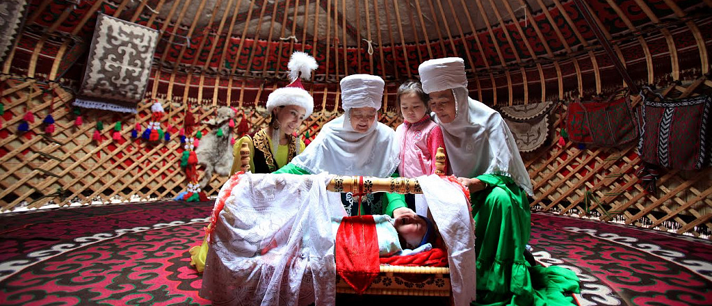 5-family-traditions-of-bashkirs-kazakhs-uighurs-uzbeks-related-to-children