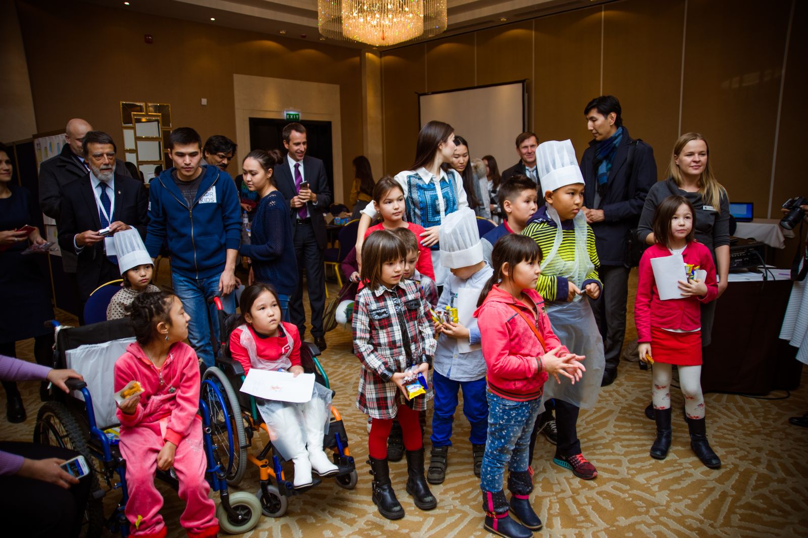 Благотворительная творческая мастерская для детей с особенностями развития в отеле Astana Marriott