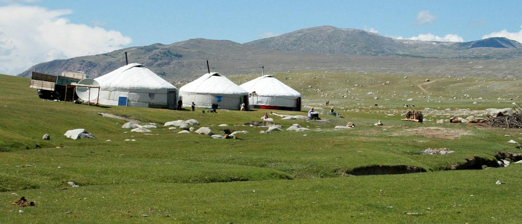 ecotourism-in-mongolia-where-to-relax-and-feel-like-a-nomad
